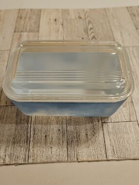 Pyrex 502 B/C Blue Glass Refrigerator Storage Dish with Clear Lid